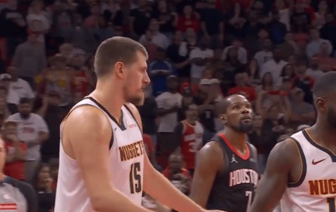 爱游戏网页登录入口-里昂发布备战花絮；冲刺阶段手感冰凉；NBA常规赛任务艰巨；临场指挥获称赞 